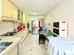 Blk 215 Tampines Street 23 (Tampines), HDB 3 Rooms #596561521